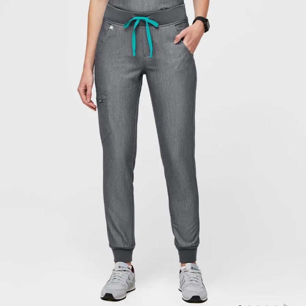 Figs Zamora Jogger. Small Petite